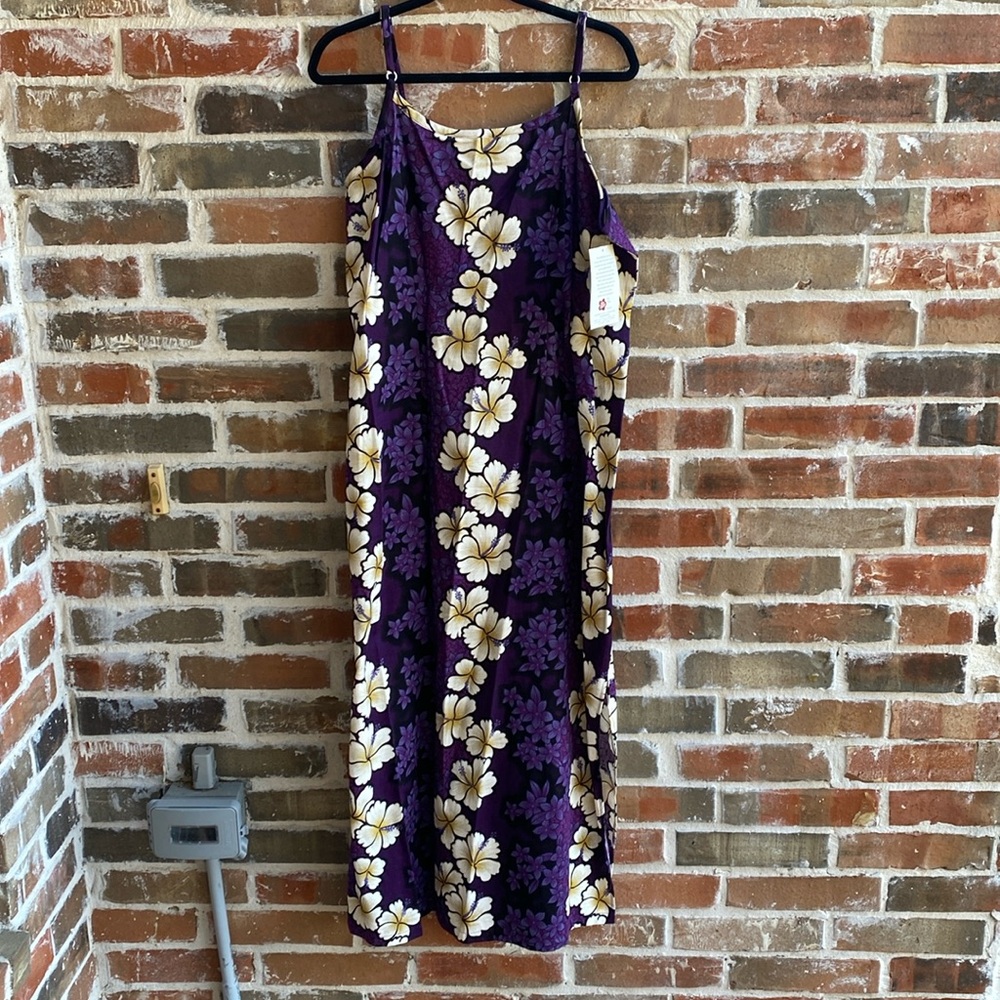 NEW🌺Hilo Hattie’s Blossoming Hibiscus Dress in Purple